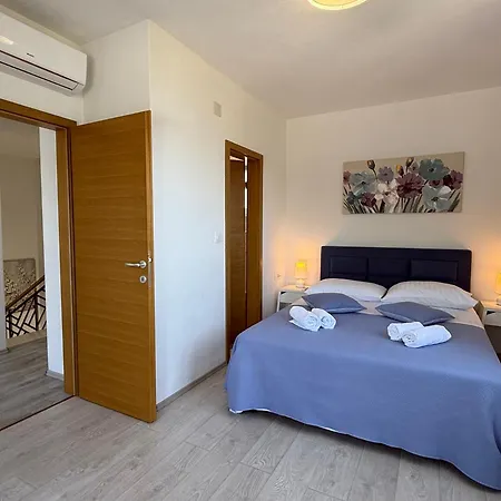 Modro Nebo Trogir